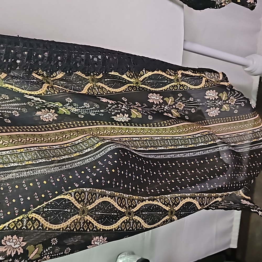 Rewind Size S Black/Floral Kimono - Picture 4 of 5